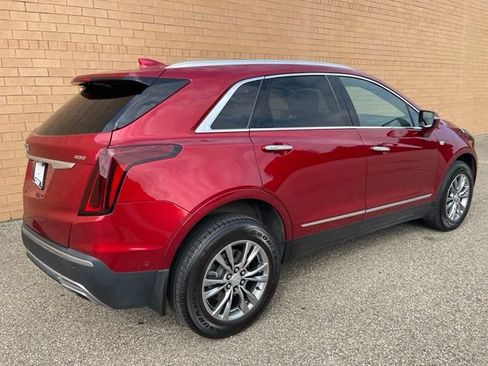 Certified 2021 Cadillac XT5 Premium Luxury FWD image 3