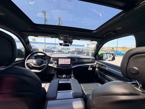 New 2026 Jeep Grand Wagoneer Limited AWD/4WD image 42