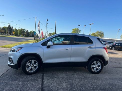 Used 2020 Chevrolet Trax LS w/ Tint and Cruise Package FWD image 7