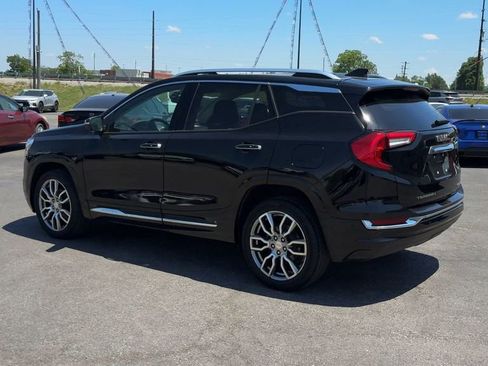Used 2023 GMC Terrain Denali w/ Denali Premium Package AWD/4WD image 4