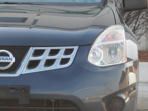 Used 2012 Nissan Rogue S image 8