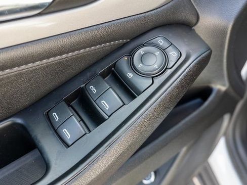 Used 2023 Chevrolet Traverse LT AWD/4WD image 20
