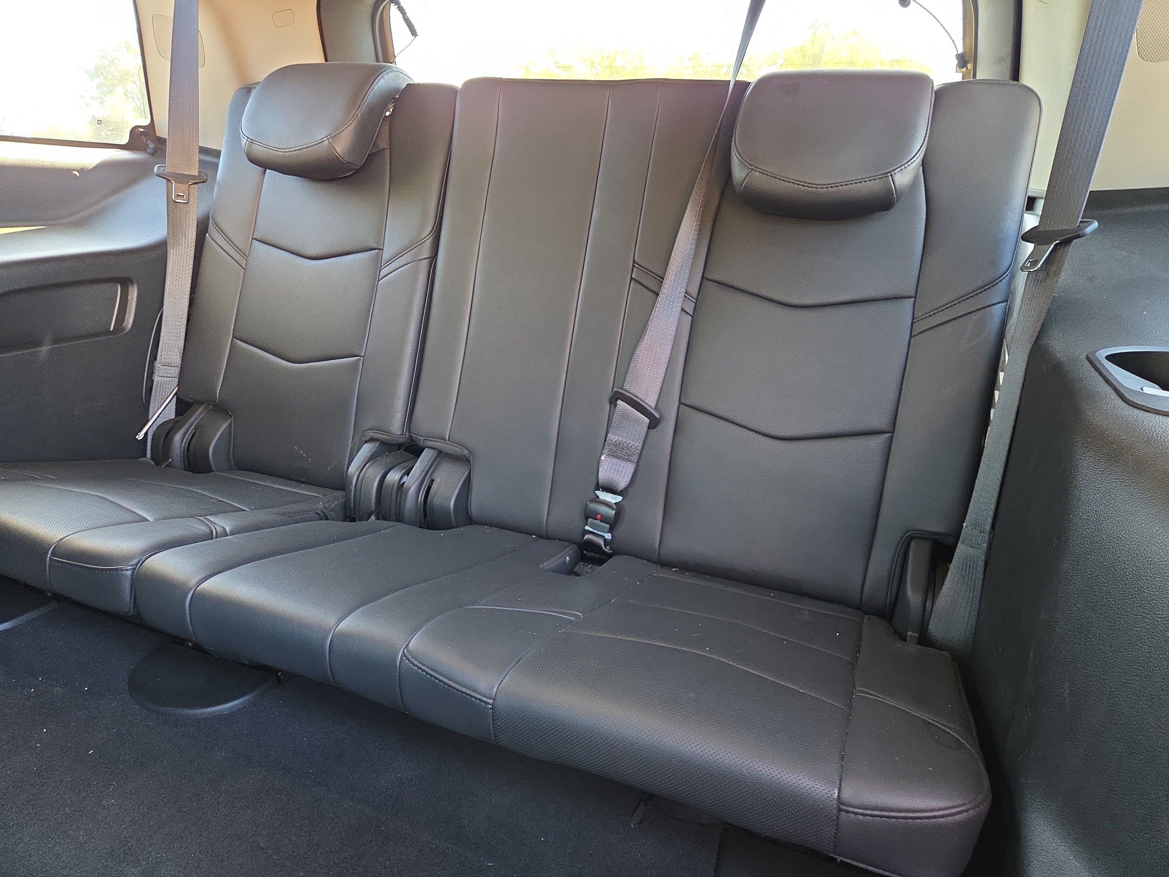 Used 2018 Cadillac Escalade Premium Luxury AWD/4WD image 12