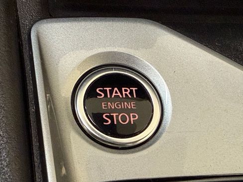 Used 2025 Nissan Altima 2.5 SV FWD image 18