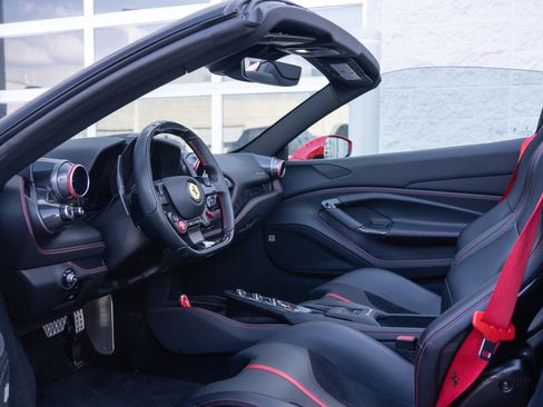 Certified 2022 Ferrari F8 Tributo Convertible image 18