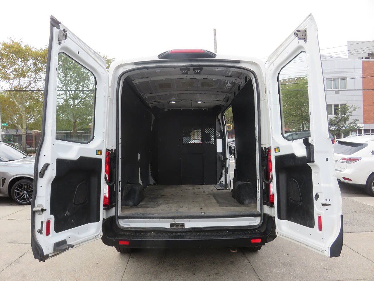 Used 2019 Ford Transit 250 148 Medium Roof w/ Interior Upgrade Package RWD image 10