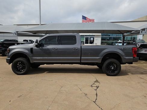 Used 2022 Ford F350 Lariat w/ Black Appearance Package image 8