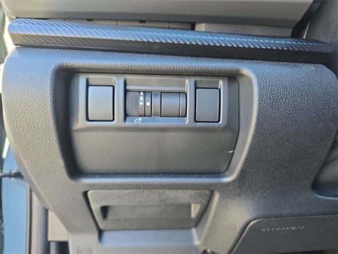 Used 2024 Subaru Crosstrek 2.0i w/ Crosstrek Mirror Package image 22