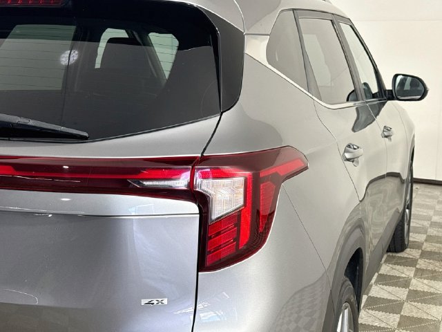 Used 2024 Kia Seltos S AWD/4WD image 33
