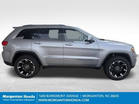 Used 2019 Jeep Grand Cherokee Laredo w/ Laredo X Package AWD/4WD image 9