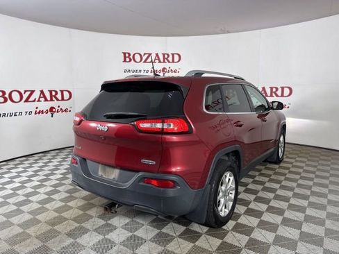 Used 2017 Jeep Cherokee Latitude w/ Cold Weather Group image 8