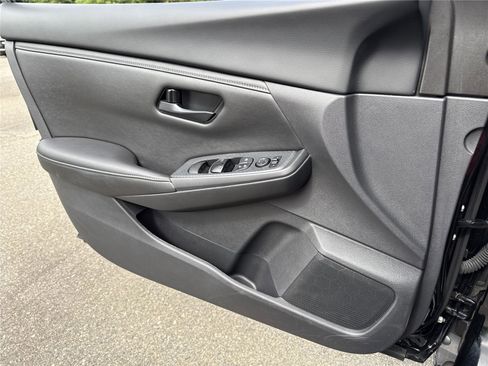Used 2025 Nissan Sentra S FWD image 14