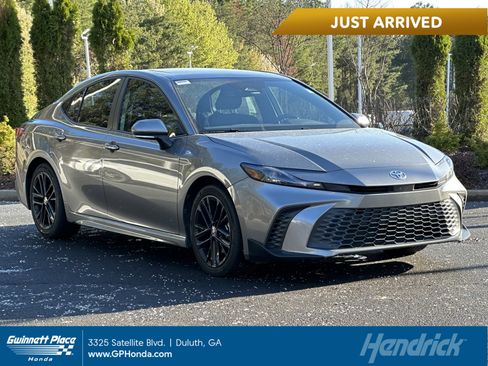 Used 2025 Toyota Camry SE w/ Multimedia Upgrade Package image 1