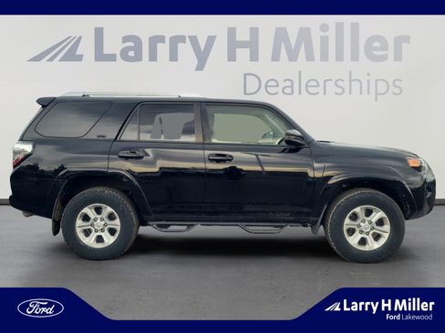 Used 2016 Toyota 4Runner SR5 image 6