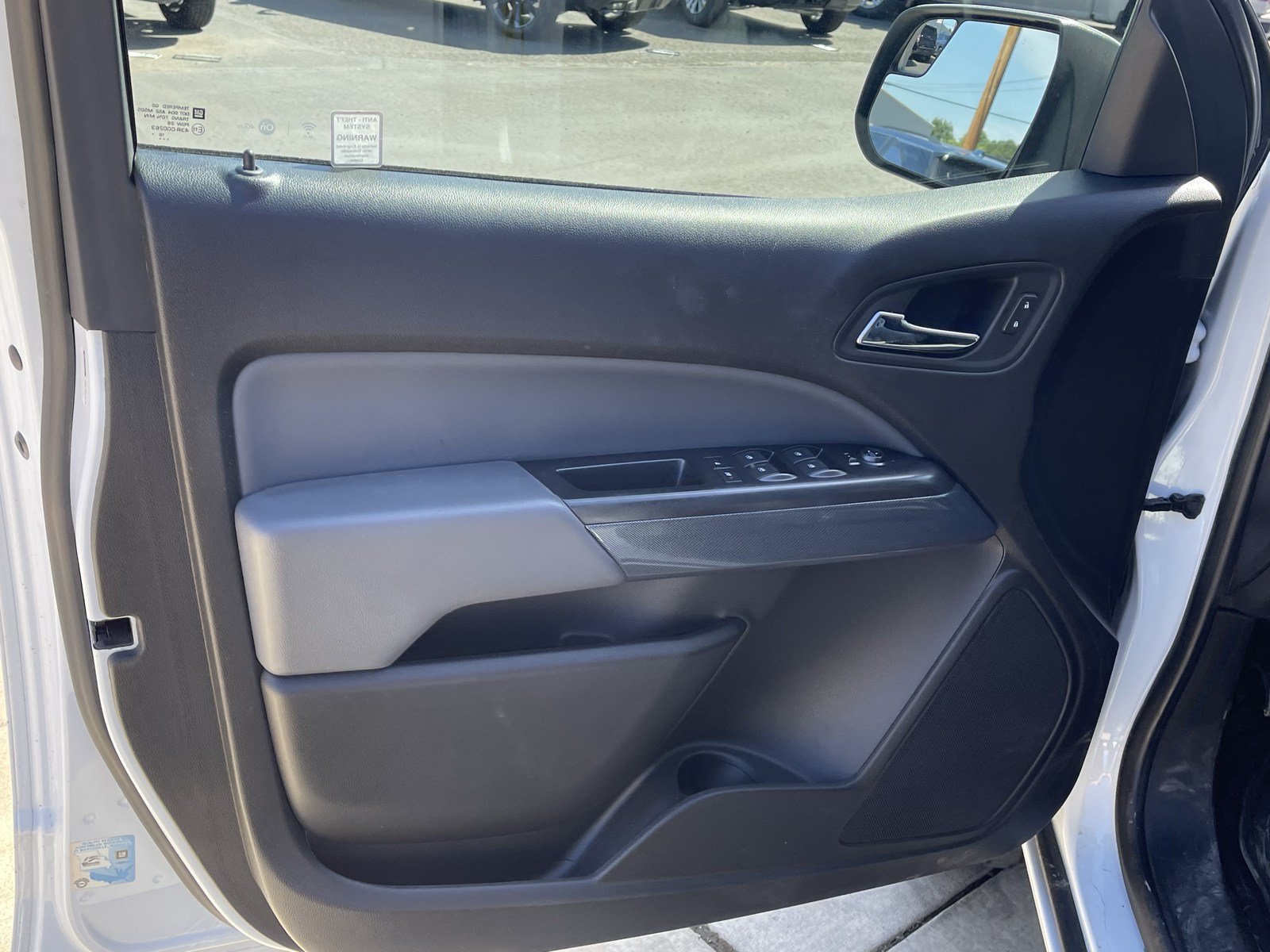 Used 2017 Chevrolet Colorado Z71 AWD/4WD image 17