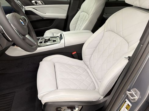 New 2026 BMW X5 xDrive40i w/ M Sport Package AWD/4WD image 5
