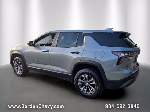 Used 2026 Chevrolet Equinox LT FWD image 3