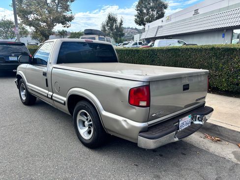 Used 2001 Chevrolet S10 Pickup LS w/ Preferred Equipment Group RWD image 4