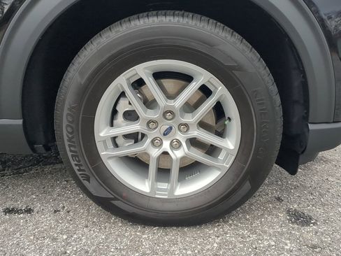 Used 2025 Ford Explorer Active w/ Active Comfort Package image 9