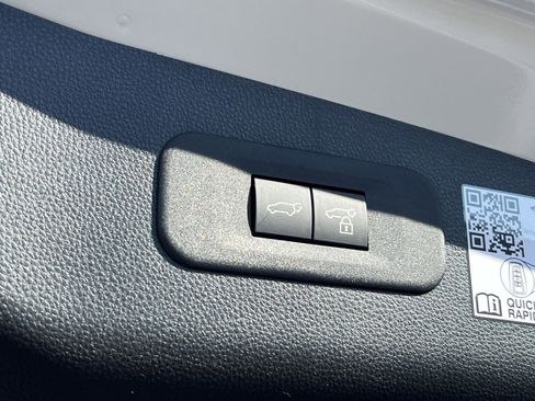 New 2025 Toyota Crown Signia image 21