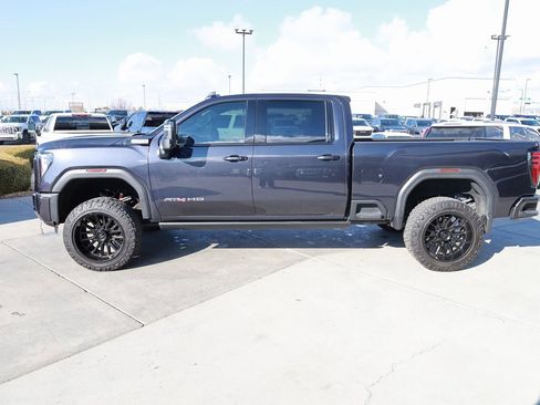 Used 2024 GMC Sierra 3500 AT4 w/ AT4 Premium Plus Package image 3