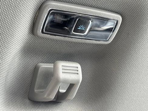 Used 2023 Ford Explorer XLT w/ Equipment Group 202A RWD image 26