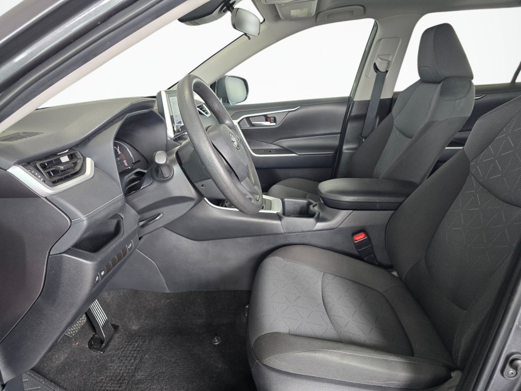 Used 2025 Toyota RAV4 XLE w/ Convenience Package AWD/4WD image 15