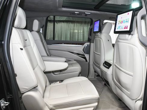 Used 2025 Cadillac Escalade ESV Sport Platinum AWD/4WD image 56