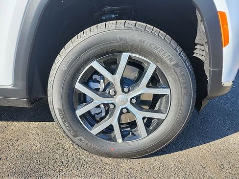 New 2025 Jeep Grand Cherokee L Limited w/ Trailer Tow Package image 9