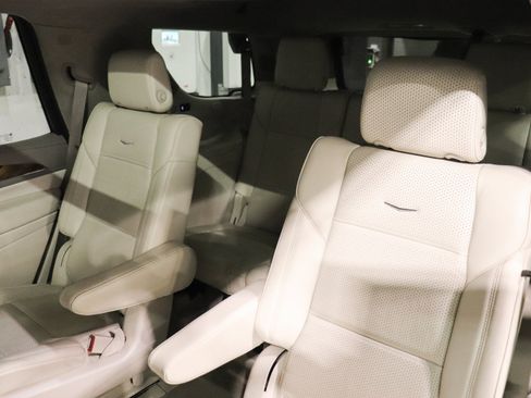 Used 2023 Cadillac Escalade Sport Platinum AWD/4WD image 19