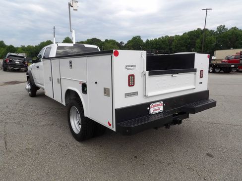 Used 2021 RAM 5500 Tradesman w/ Chrome Appearance Group AWD/4WD image 5