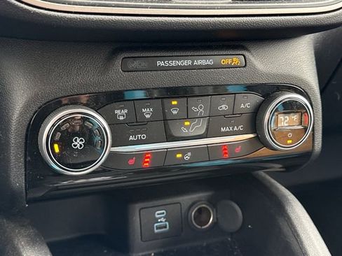 Used 2021 Ford Escape SE w/ Cold Weather Package AWD/4WD image 12