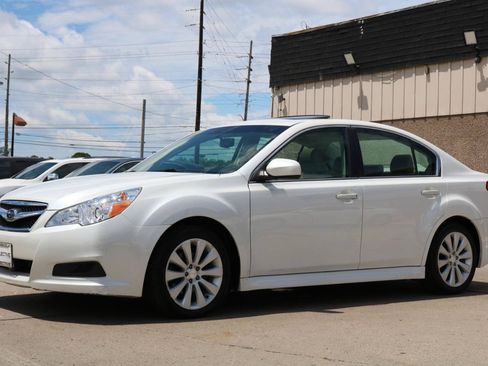 Used 2011 Subaru Legacy 2.5i Limited AWD/4WD image 16