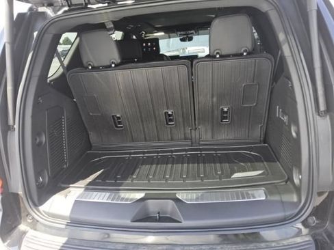 Used 2025 GMC Yukon Denali w/ Denali Reserve Package AWD/4WD image 4