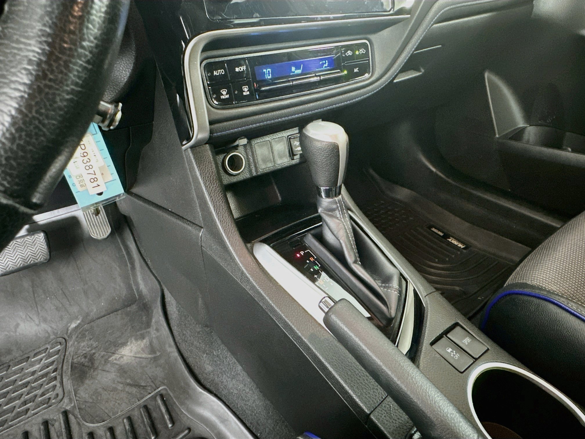 Used 2019 Toyota Corolla SE FWD image 23