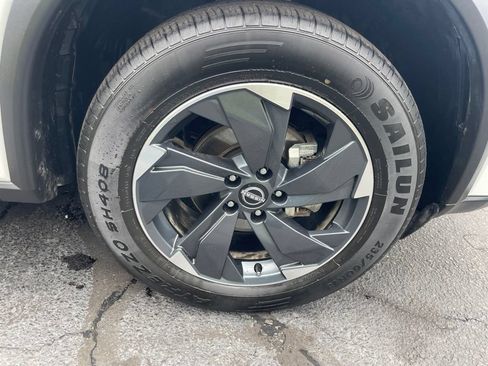 Certified 2024 Nissan Rogue SV AWD/4WD image 30