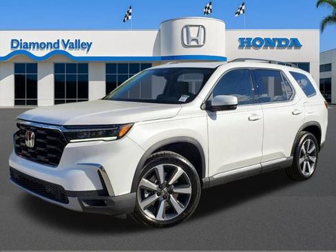 New 2025 Honda Pilot Touring image 6