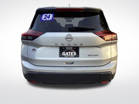 Used 2024 Nissan Rogue SV AWD/4WD image 10