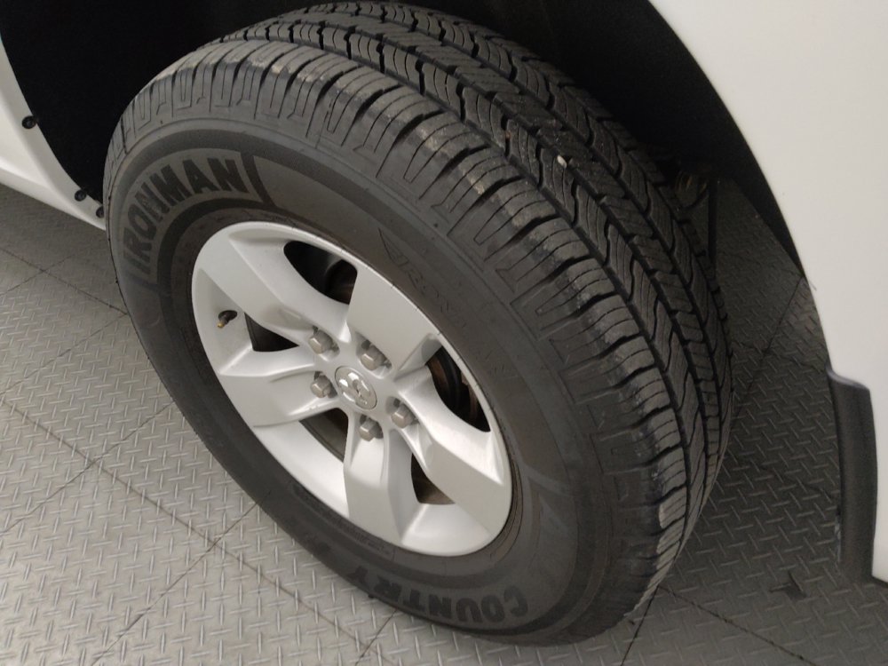 Used 2019 RAM 1500 Classic SLT RWD image 31