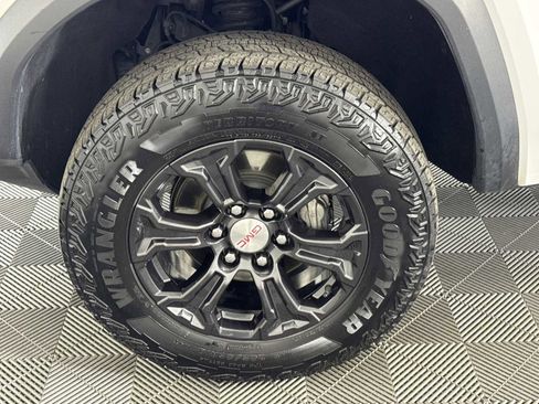 Used 2024 GMC Canyon Elevation w/ Convenience Package image 9