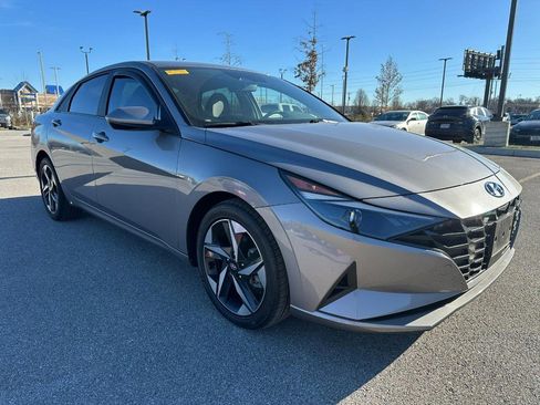 Used 2023 Hyundai Elantra SEL w/ Convenience Package image 8