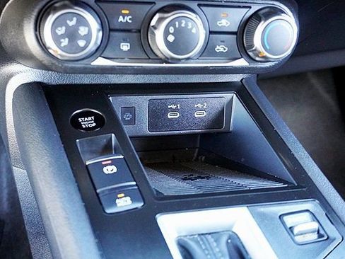 Used 2025 Nissan Kicks SV FWD image 29