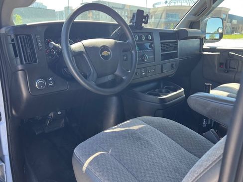 Used 2021 Chevrolet Express 2500 RWD image 10
