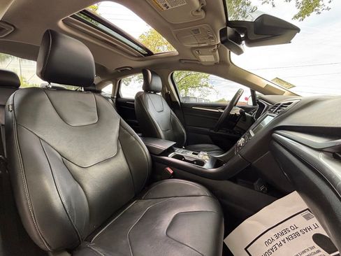 Used 2019 Ford Fusion Titanium FWD image 7
