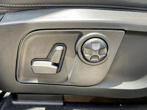 Used 2018 Maserati Levante AWD/4WD image 43