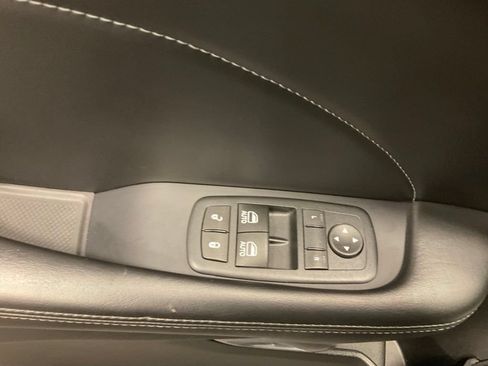 Used 2016 Dodge Challenger R/T Scat Pack w/ Leather Interior Group RWD image 15