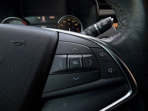 Used 2022 Cadillac XT5 Luxury FWD image 25