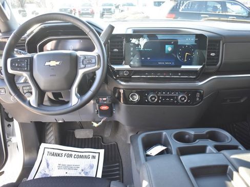 Used 2024 Chevrolet Silverado 1500 LT image 16