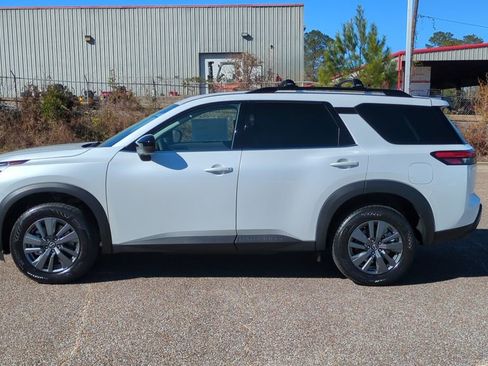 New 2026 Nissan Pathfinder SV image 8