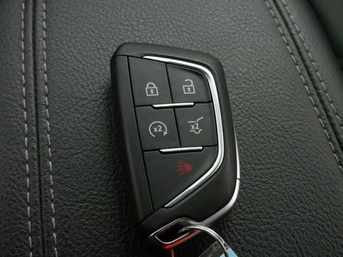 Certified 2025 Cadillac XT4 Premium Luxury image 30